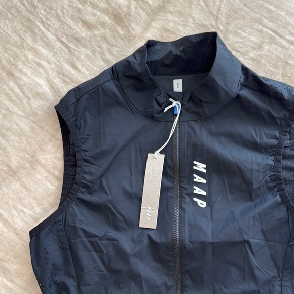 MAAP Black Sleeveless Cycling Vest - Picture 2 of 6